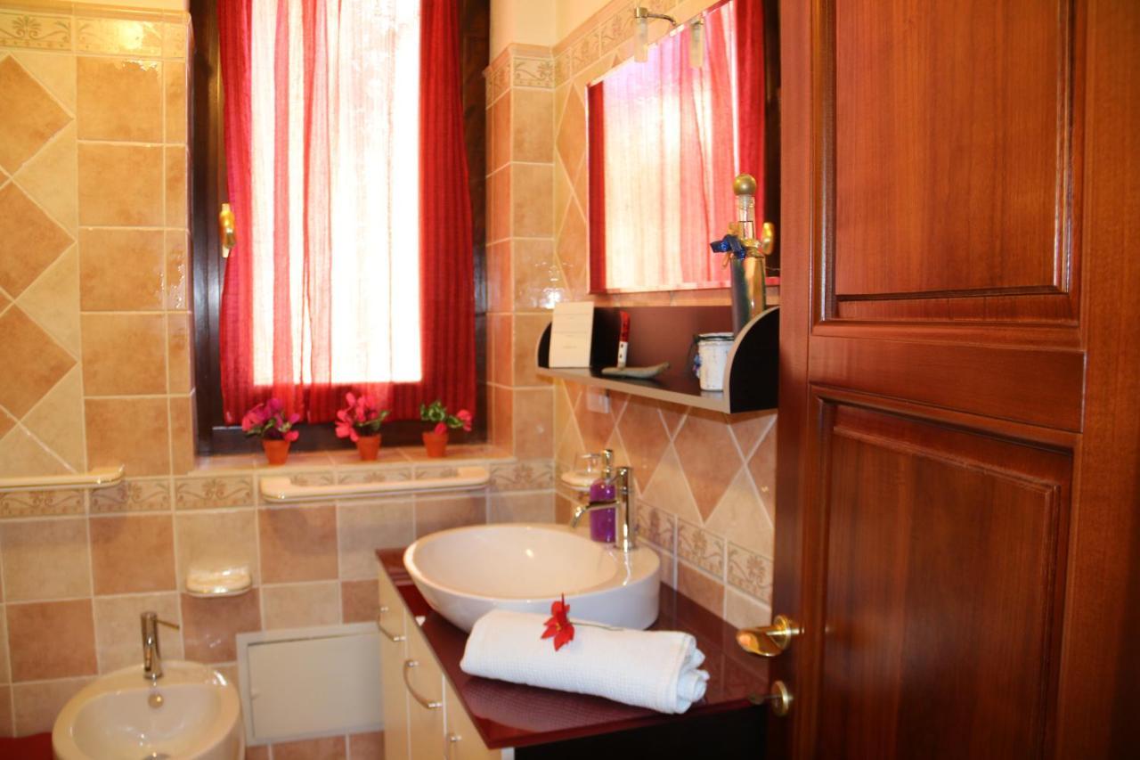 Sardinia Re Guest House Sassari Bagian luar foto